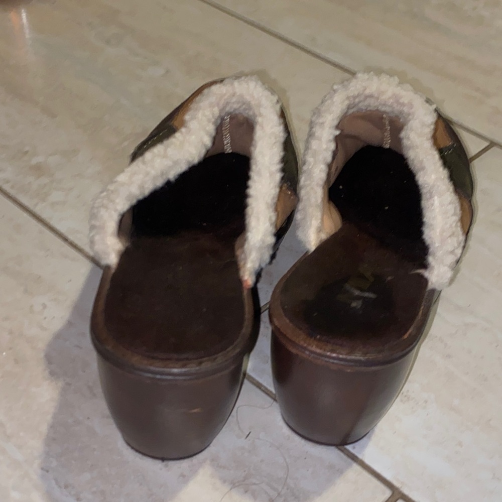 Vintage MIA Women's Brown and Tan Suede Mules - Picture 4 of 4
